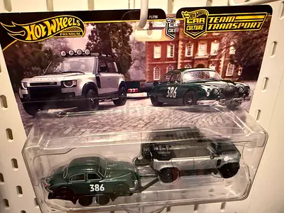 Hot Wheels Premium Car Culture Team Transport: Defender with Classic 386 Car (New, Sealed)