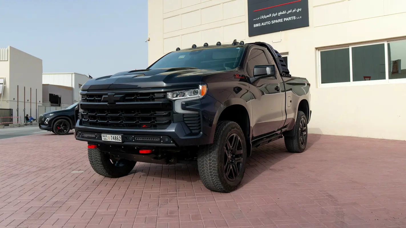 Chevrolet Silverado 1500 2024 — photo 1 of 8