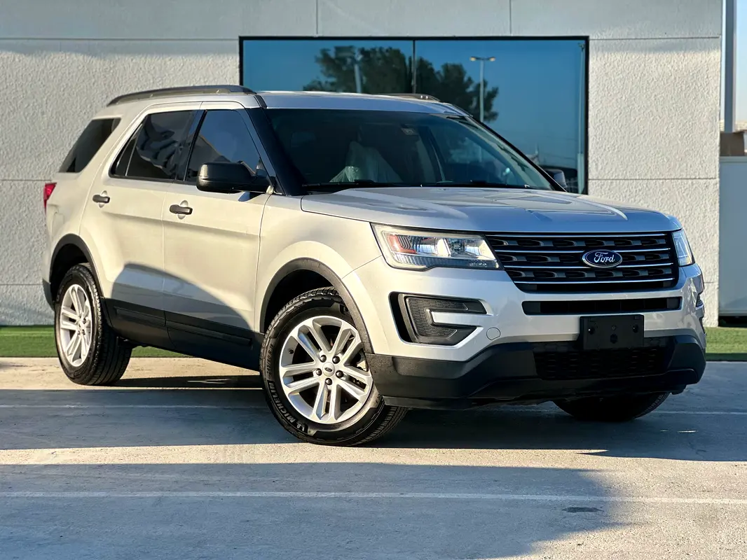 Ford Explorer 2016 — photo 1 of 17