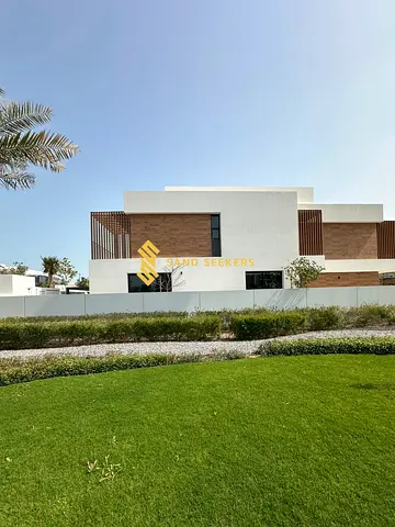 Luxurious 5BR Villa | Private Garden | Prime Community