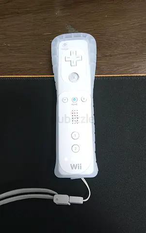Nintendo Wii Remote Controller with Wrist Strap (White) - Good Condition (slight negotiatable)