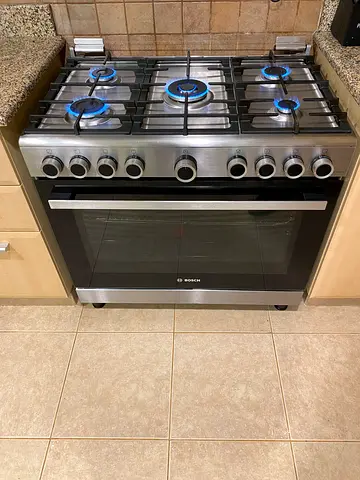 Bosch 90x 60 cm full heay duty gass cooking range FREE Delivery +WARRENTY