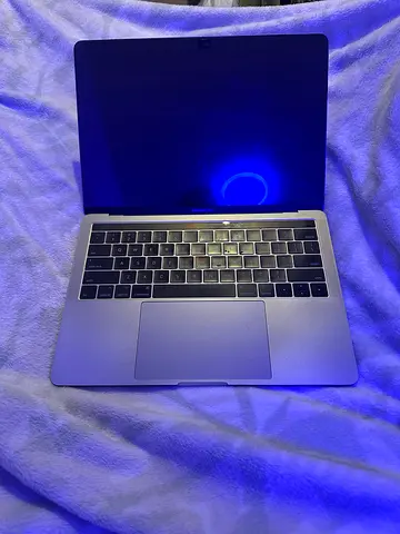 MacBook Pro 2017 - WATER DAMAGE - FOR REPAIR OR PARTS.