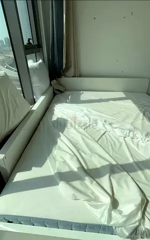 Ilea Malam queen bed with matress