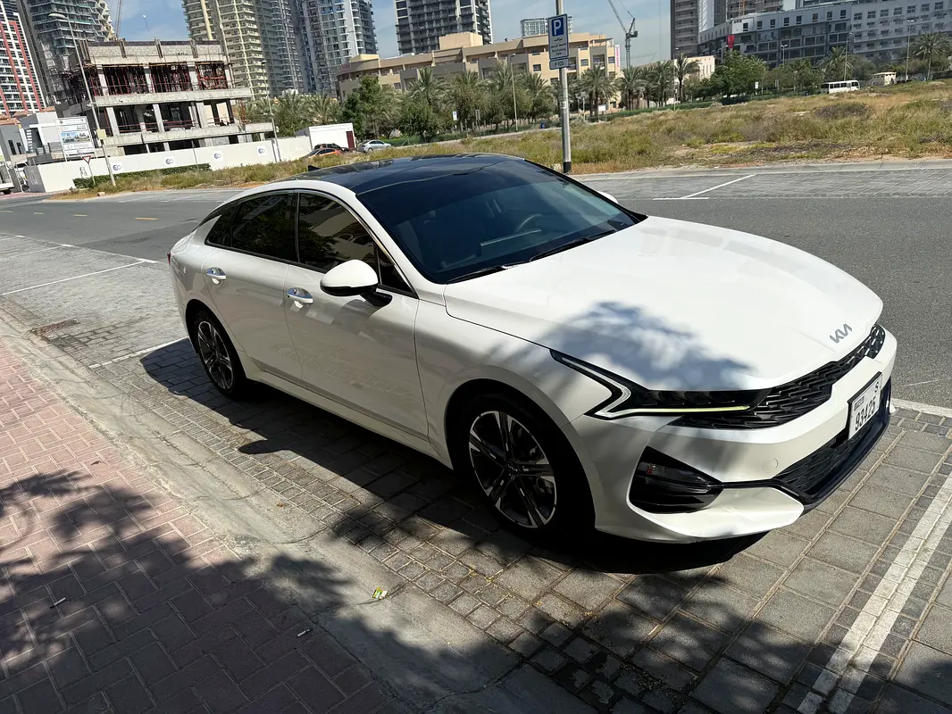 Kia K5 2023 — photo 1 of 16