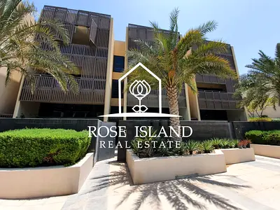Magnificent Townhouse| Fully Upgraded|Canal View