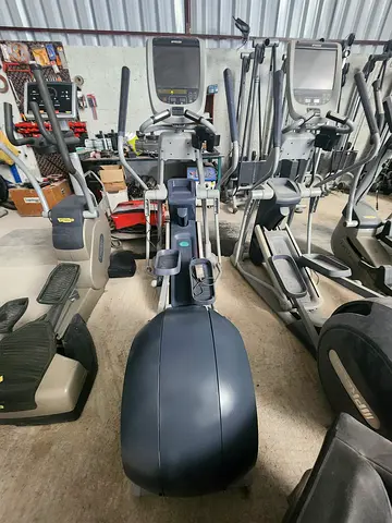 Precor Elliptical Crosstrainer with P80 Touchscreen – ,,,