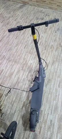 Electric scooter - used, working condition Original cherger tools 🔧 and helmet