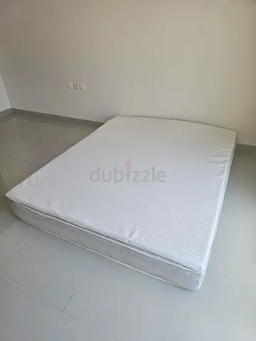 Single mattress in good condition - firm support, with brand new topmattress 160x200cm
