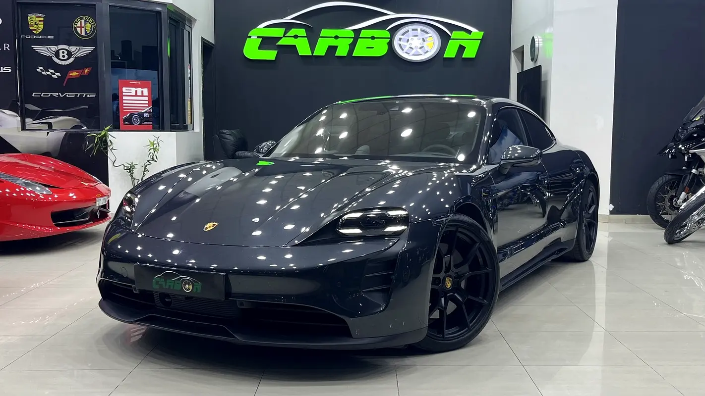 Porsche Taycan 2022 — photo 1 of 20