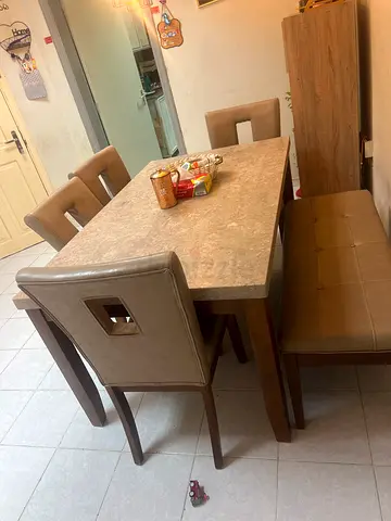 Dining table for 6 for sale in Sharjah