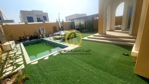 للبيع فيلا فخمة في منطقة الحوشي , تشطيب مودرن , الفيلا مغطا كامل بالرخام