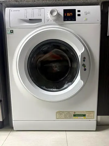 Ariston front-load washing machine - 7kg, good condition
