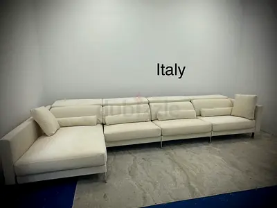 Like new condition italy lshape sofa