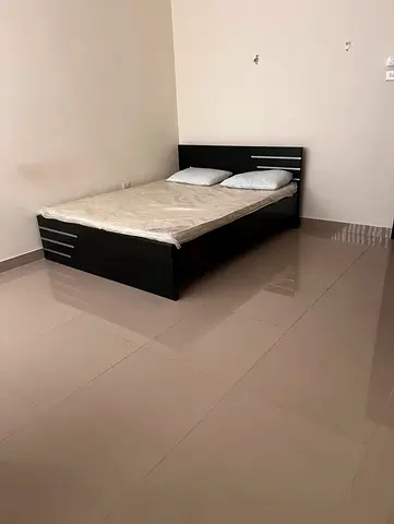 Fully furnished Family room in Karama