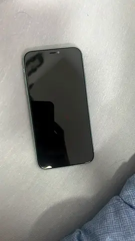 iPhone 11 lime edition for a fair price and we can negotiate for a lower price. Contact me.