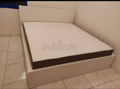 IKEA malam king‑size bed (180 × 200 cm) with 2 storage drawers and an IKEA mattress ✨
