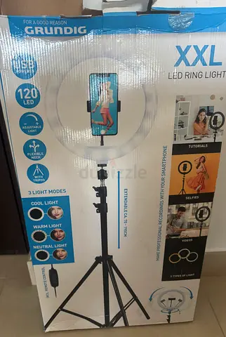 XXL 18 LED Ring Light with Tripod and Phone Holder - 120 LEDs (Like New)