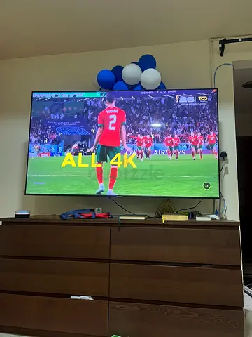 65 inch LED SAMSUNG Smart TV - Wall Mounted, Good Working Condition