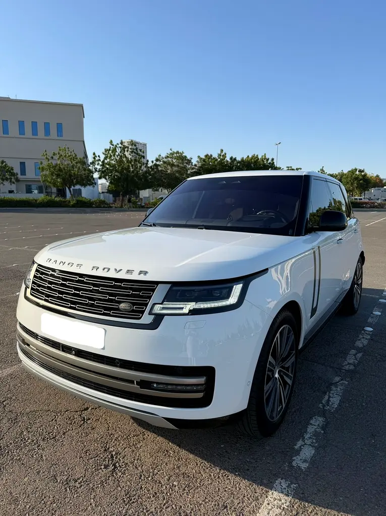 Land Rover Range Rover 2023 — photo 1 of 12