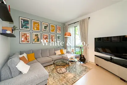 Great Condition | Vacant | Private Plot