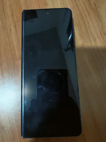 Used Samsung Galaxy Z Fold 5 (foldable) - screen in excellent condition. Small wear on the corners.