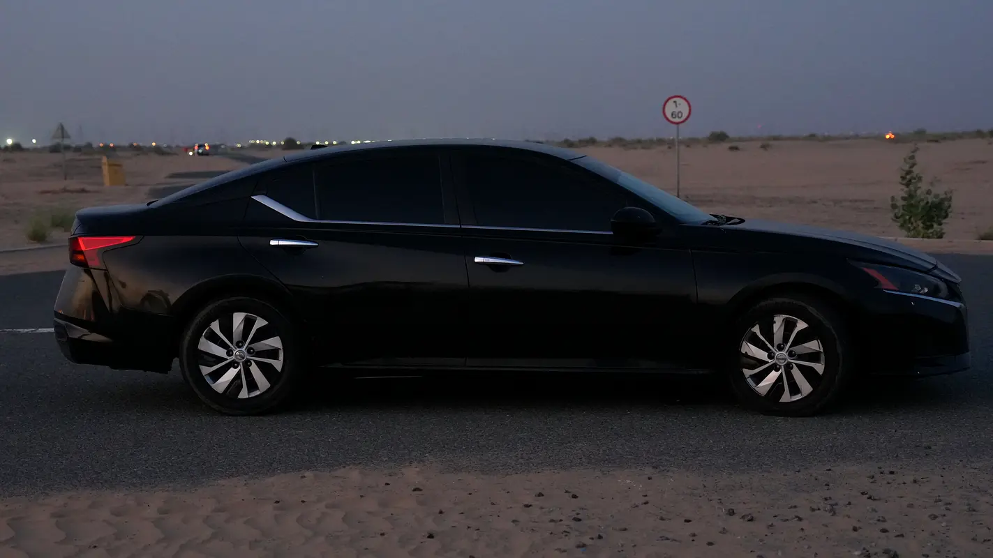 Nissan Altima 2019 — photo 1 of 10