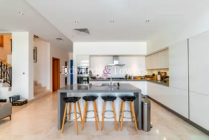 Upgraded Open Kitchen | Unfurnished | Vacant