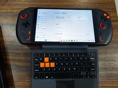 ONEXPLAYER 2 Ryzen 7 32GB Ram 1 TB SSD Handheld PC Gaming Console with Magnetic Keyboard