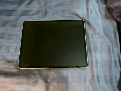 iPad (Apple) - Space Gray, good condition, iPad Pro 12.9 inch, M2 512 GB, 3 years. Old