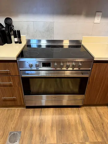 Electric oven with ceramic hob - good condition