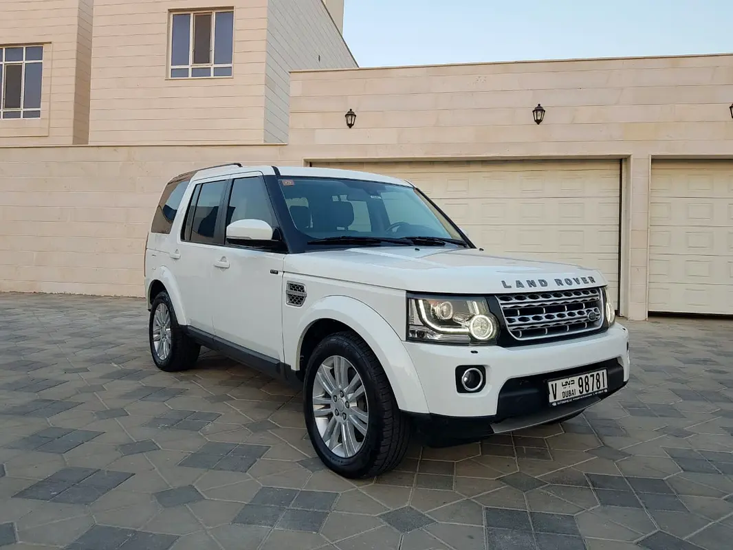 Land Rover LR4 2015 — photo 1 of 12