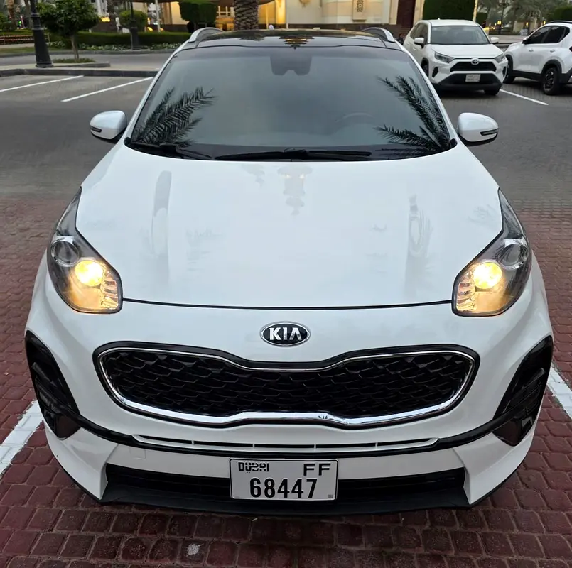 Kia Sportage 2022 — photo 1 of 20