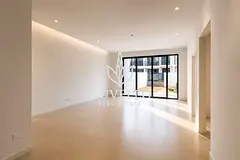 Brand new | Next to park | Internal