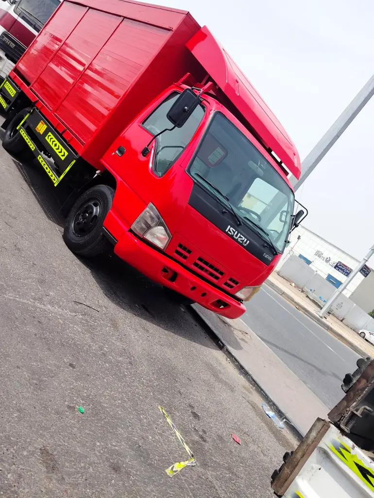 Isuzu N-SERIES 2009 — photo 1 of 5