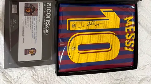 Lionel Messi #10 Signed Barcelona Shirt (ICONS Authenticated)