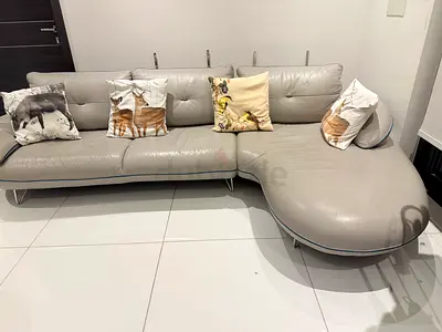 Italian Leather Modern light grey leather L-shaped sofa with chaise 4-5 seaters