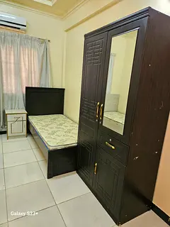 DECENT EXECUTIVE MALE BED SPACE AVAILABLE NEAR MEGA MALL