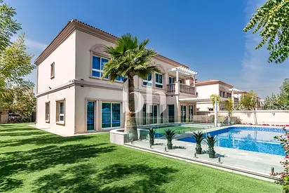 Stunning 5BR Villa | Private Pool | JVT District 7