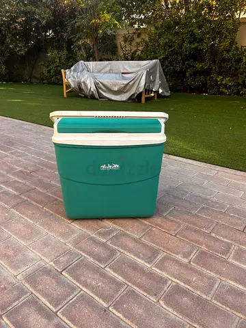 Large Coleman Portable Ice Cooler - Good Condition