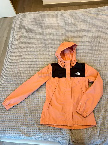 The North Face DryVent Rain Jacket – Peach/Black | Women’s XS