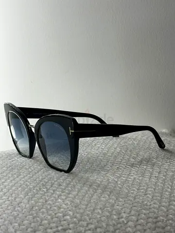 AUTHENTIC - TOM FORD - SUN GLASSES - FLAWLESS CONDITION
