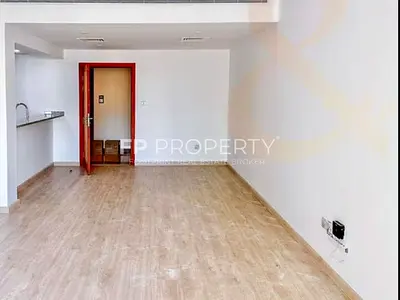 VACANT | CHILLER FREE | NEW FLOORING