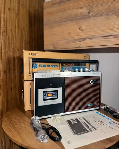 1970s Vantage Sanyo Model (RP8500A)