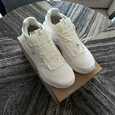 On (Cloudnova Running) Sneakers - US 11