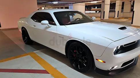 2022 Dodge Challenger R/T | 5.7L HEMI V8 | Canadian Specs - WIDE RIMS and AFTERMARKET EXHAUST