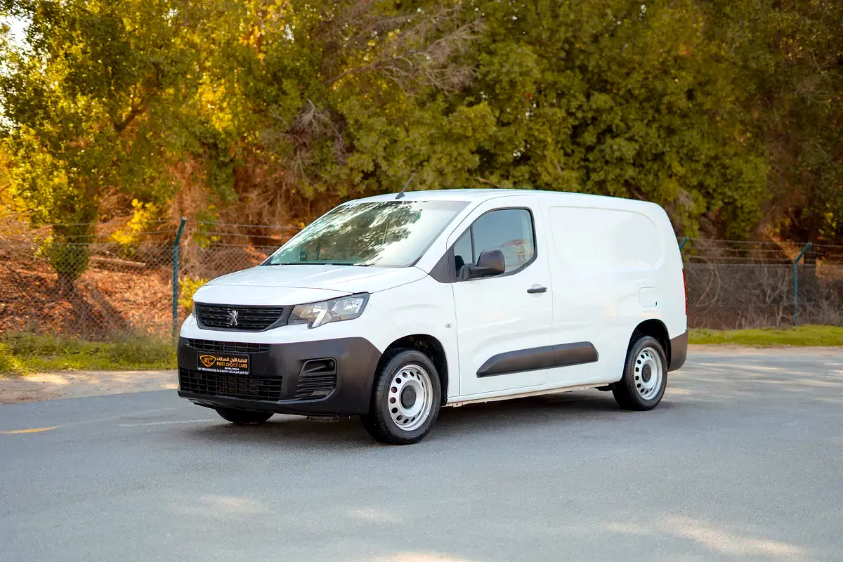 Peugeot Partner 2020 — photo 1 of 13