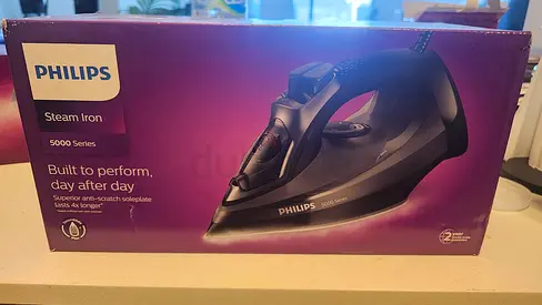 New Phillips steam iron 5000 series
