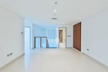 3 BR Townhouse | Spacious Property | Canal View