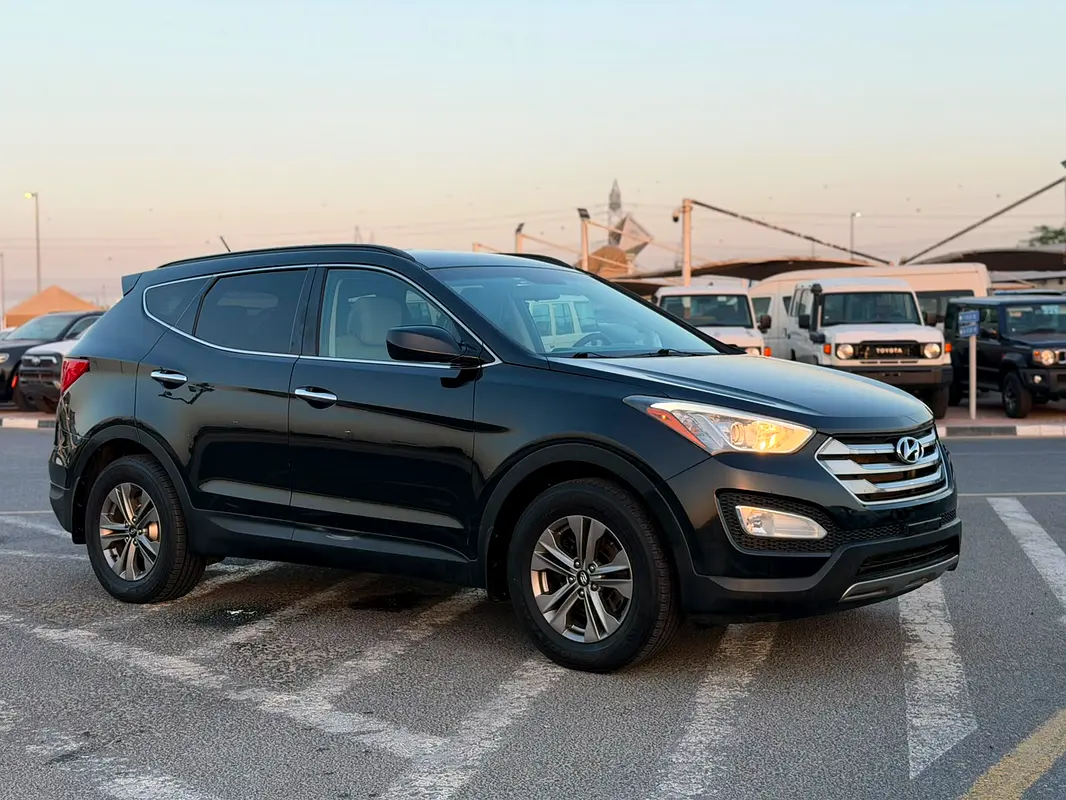 Hyundai Santa Fe 2016 — photo 1 of 18